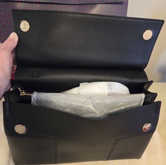 Tory Burch Block-T-Satchel - Picture 7 of 9